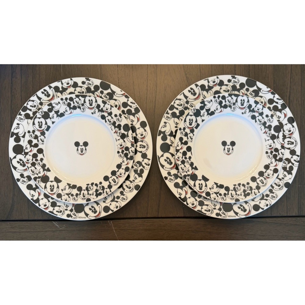 Disney Set All Over Mickey & Minnie 2 Dinner Plates 10.5" and 2 Salad Plates 8"